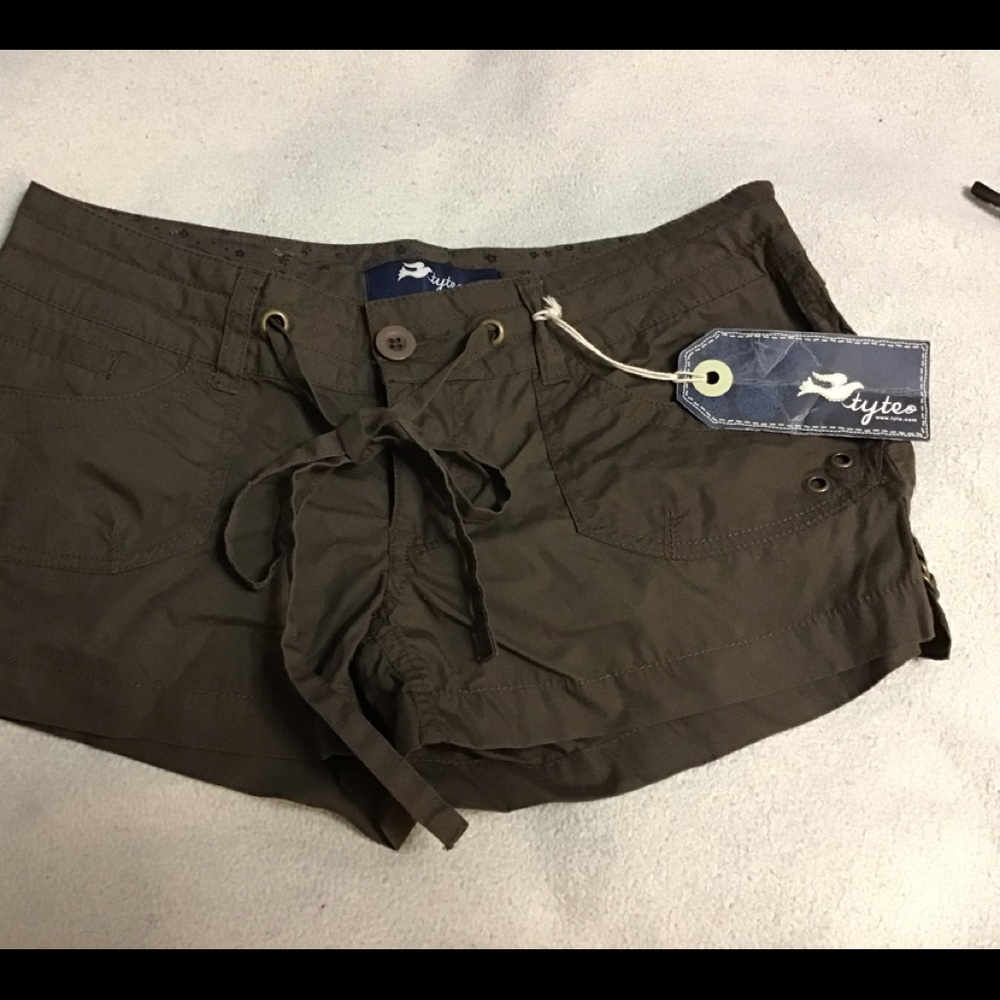 Tyte Shorts Size 5 Juniors